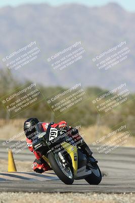 media/Dec-01-2025-Moto Forza (Mon) [[2daa91e15f]]/2-Intermediate Group/Session 3 (Turn 3)/